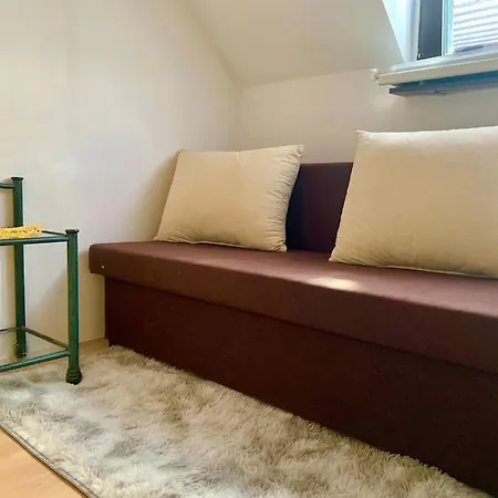 Apartment Zentrale In Bilk Mit Neuer Moderner Einrichtung *